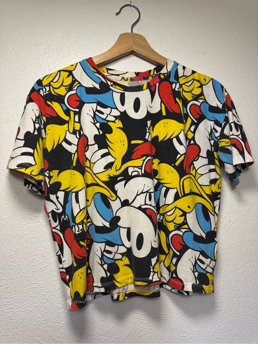 DISNEY Mickey Goofy Daffy Character Cropped TShirt